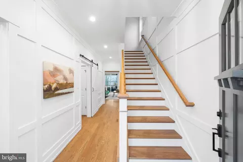 Entry Way - 218 Hendricks Ave, Exton, PA 19341 photo 4 of 6