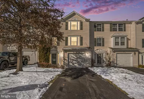 260 S Savanna Dr, Pottstown, PA 19465