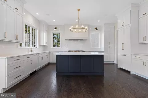 308 Old Kingfisher Ln, Malvern, PA 19355