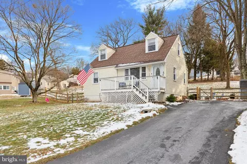 68 Village Way, Malvern, PA 19355