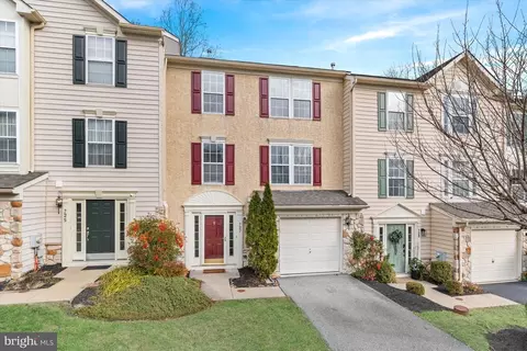 727 Mccardle Dr, West Chester, PA 19380