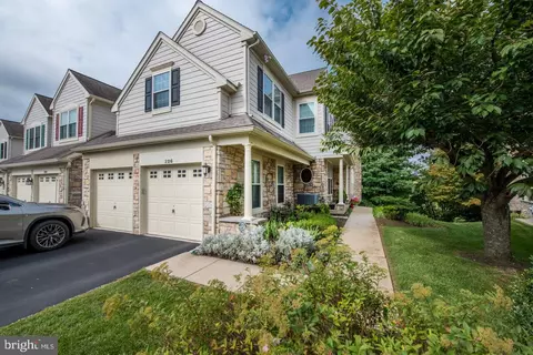 226 Greenbriar Dr, West Chester, PA 19382