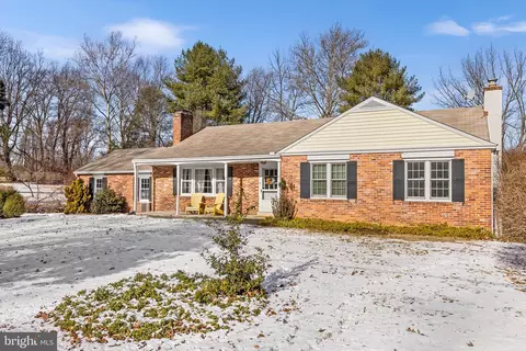 707 Hickory Ln, Berwyn, PA 19312