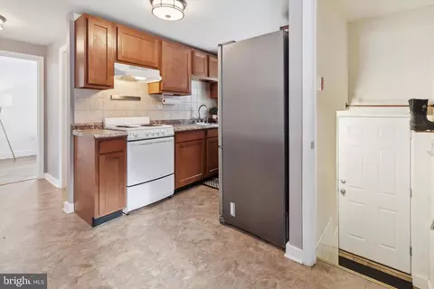 Entry Way - 227 Hendricks Ave, Exton, PA 19341 photo 5 of 5