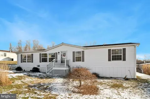 303 Elk Cir, Honey Brook, PA 19344