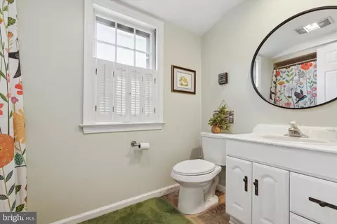 Bath - 629 Colonel Dewees Rd, Wayne, PA 19087 photo 3 of 4