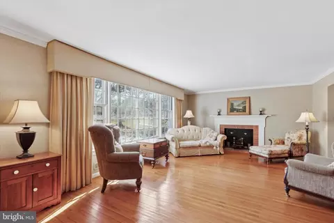 Living - 629 Colonel Dewees Rd, Wayne, PA 19087 photo 1 of 2