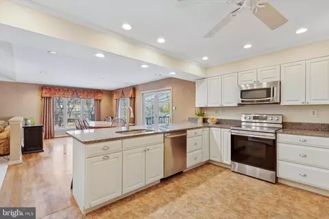 Kitchen - 629 Colonel Dewees Rd, Wayne, PA 19087 photo 2 of 3