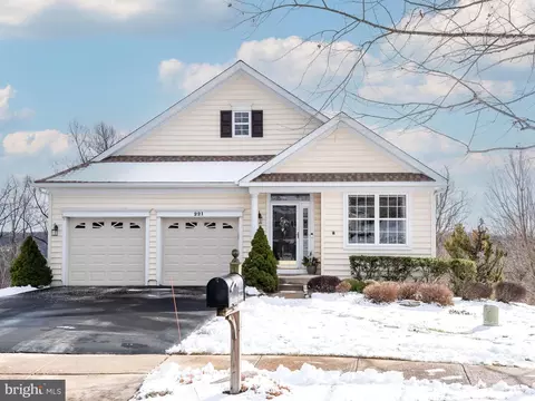 221 Kendig Ln, Coatesville, PA 19320