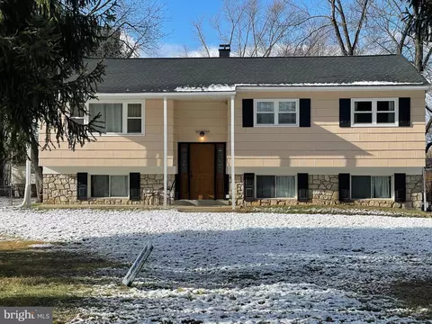 1340 Ellwanger Dr, Phoenixville, PA 19460