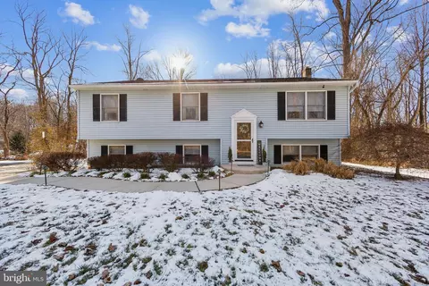 12 Landover Dr, Coatesville, PA 19320