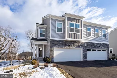 747 Peony Ln, Spring City, PA 19475