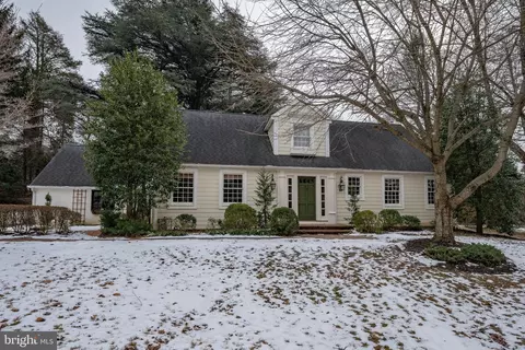 1362 Karen Ln, Wayne, PA 19087