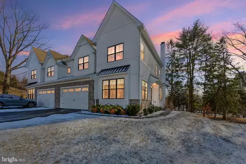 46 Sawmill Ct, West Chester, PA 19382