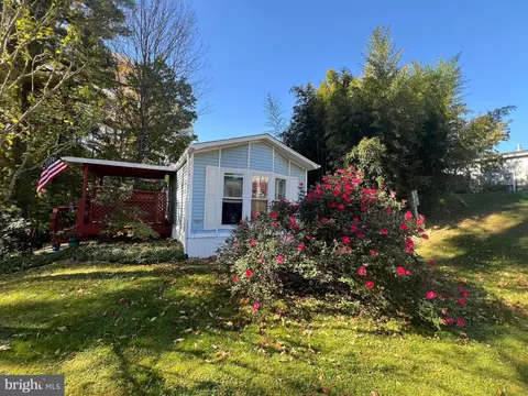 1036 Pine Dr, West Chester, PA 19380