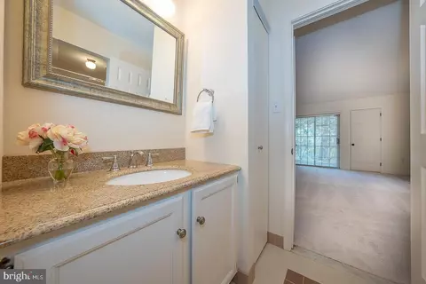189 Valley Stream Ln, Chesterbrook, PA 19087 photo 16