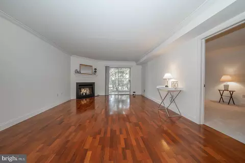 189 Valley Stream Ln, Chesterbrook, PA 19087 photo 2