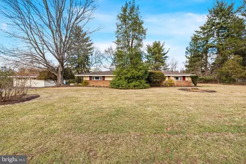 993 Deerfield Ln, Kennett Square, PA 19348