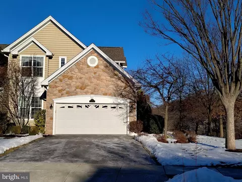 124 Sagewood Dr, Malvern, PA 19355