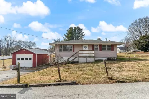 391 Hipkins Rd, West Grove, PA 19390
