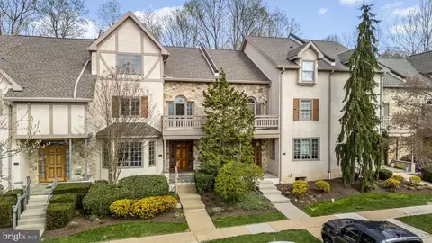 215 Cambridge Chase Chase #16, Exton, PA 19341