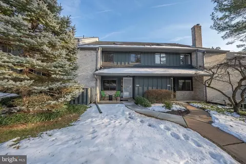 531 Foxwood Ln, Paoli, PA 19301