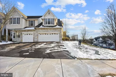 35 Kennedy Dr, Downingtown, PA 19335