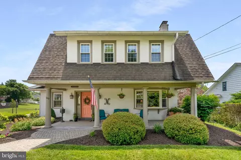 100 Monument Ave, Malvern, PA 19355