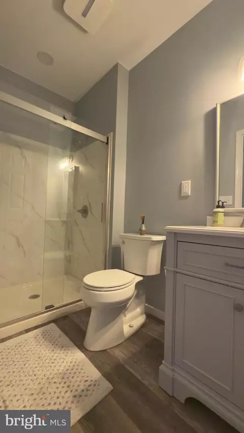 Bath - 489 Lee Pl, Exton, PA 19341 photo 4 of 4