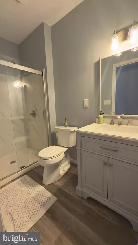 Bath - 489 Lee Pl, Exton, PA 19341 photo 3 of 4