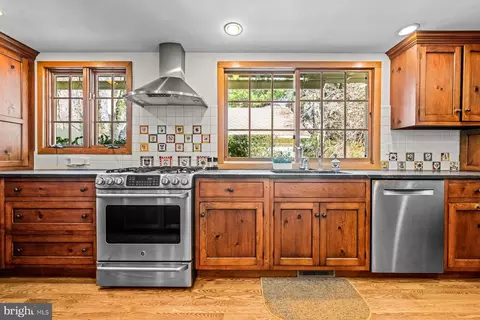 385 Church Rd, Devon, PA 19333 photo 19