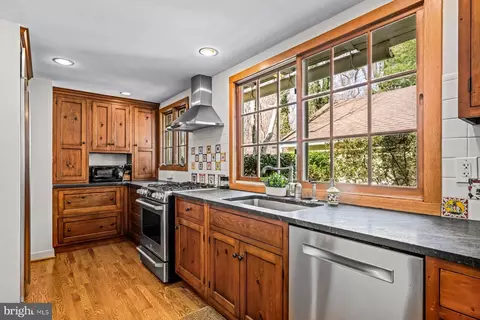385 Church Rd, Devon, PA 19333 photo 18