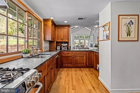 385 Church Rd, Devon, PA 19333 photo 20