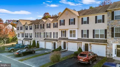 36 Lukens Mill Dr, Coatesville, PA 19320