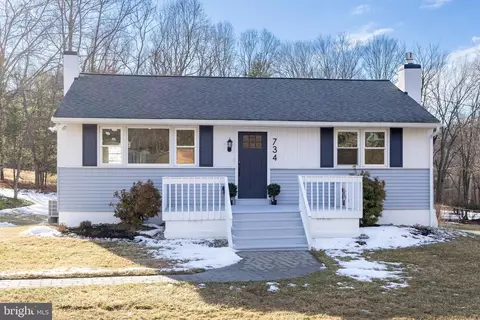 734 Sugars Bridge Rd, West Chester, PA 19380