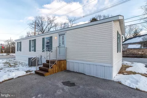 1 Nichols Cir, Phoenixville, PA 19460
