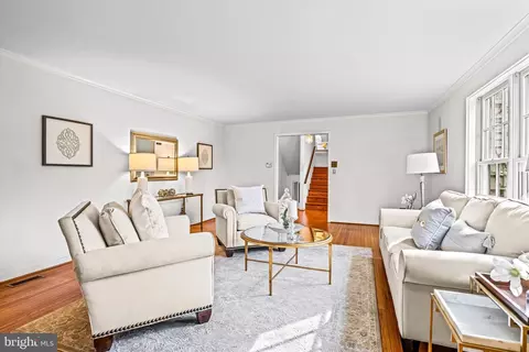 Living - 43 Deepdale Rd, Wayne, PA 19087 photo 2 of 3