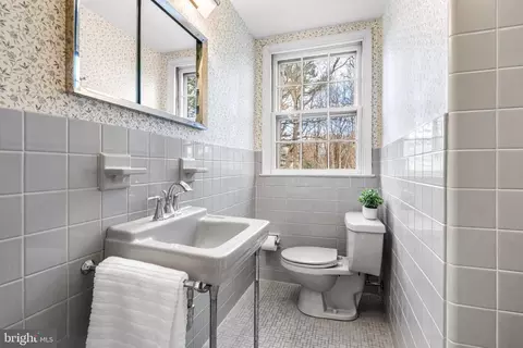 Bath - 43 Deepdale Rd, Wayne, PA 19087 photo 6 of 6