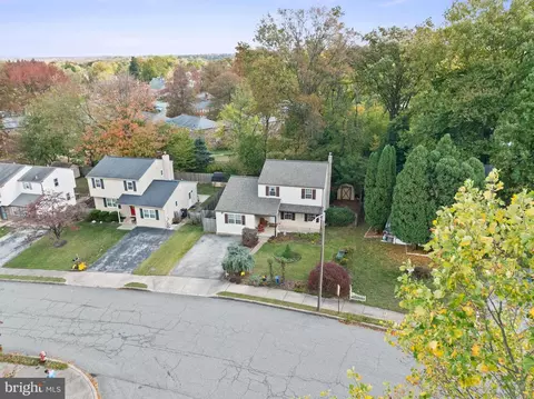 111 W Phoenix Dr, Phoenixville, PA 19460