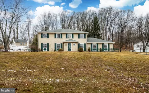 423 Westfield Dr, Exton, PA 19341