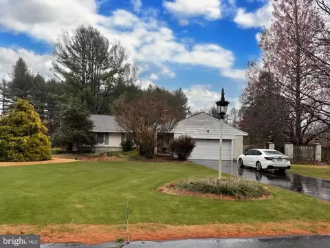570 Huntsman Path, Kennett Square, PA 19348