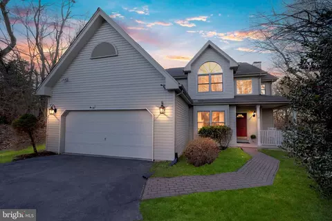 317 Baker Dr, Lincoln University, PA 19352