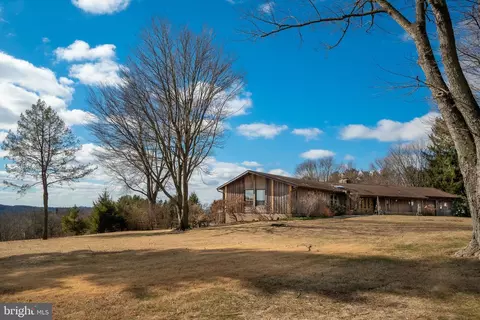 370 Lucky Hill Rd, West Chester, PA 19382