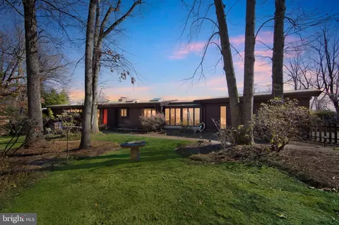 1737 S Forge Mountain Dr, Phoenixville, PA 19460