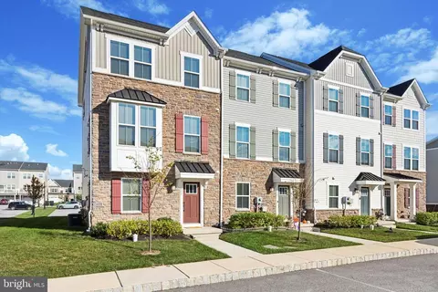 511 Holywell Dr, Malvern, PA 19355