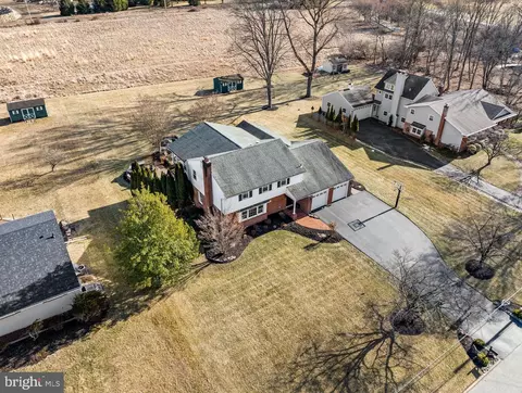 342 Old State Rd, Berwyn, PA 19312