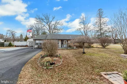 124 Locust Ln, Exton, PA 19341