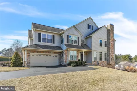 216 Greenbriar Dr, West Chester, PA 19382
