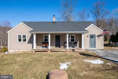 25 Langoma Rd, Elverson, PA 19520
