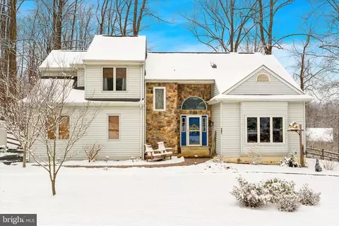 407 Pleasant Valley Dr, Coatesville, PA 19320